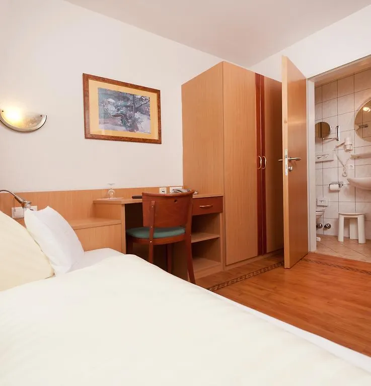 Hotel Zillertal Innsbruck 3*,