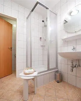 Hotel Zillertal Innsbruck 3*,